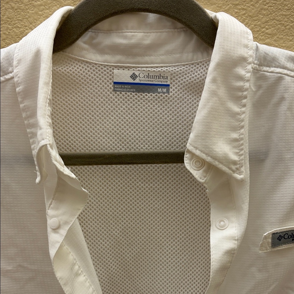 Columbia White Sleeveless Button-Down Shirt - Picture 2 of 4